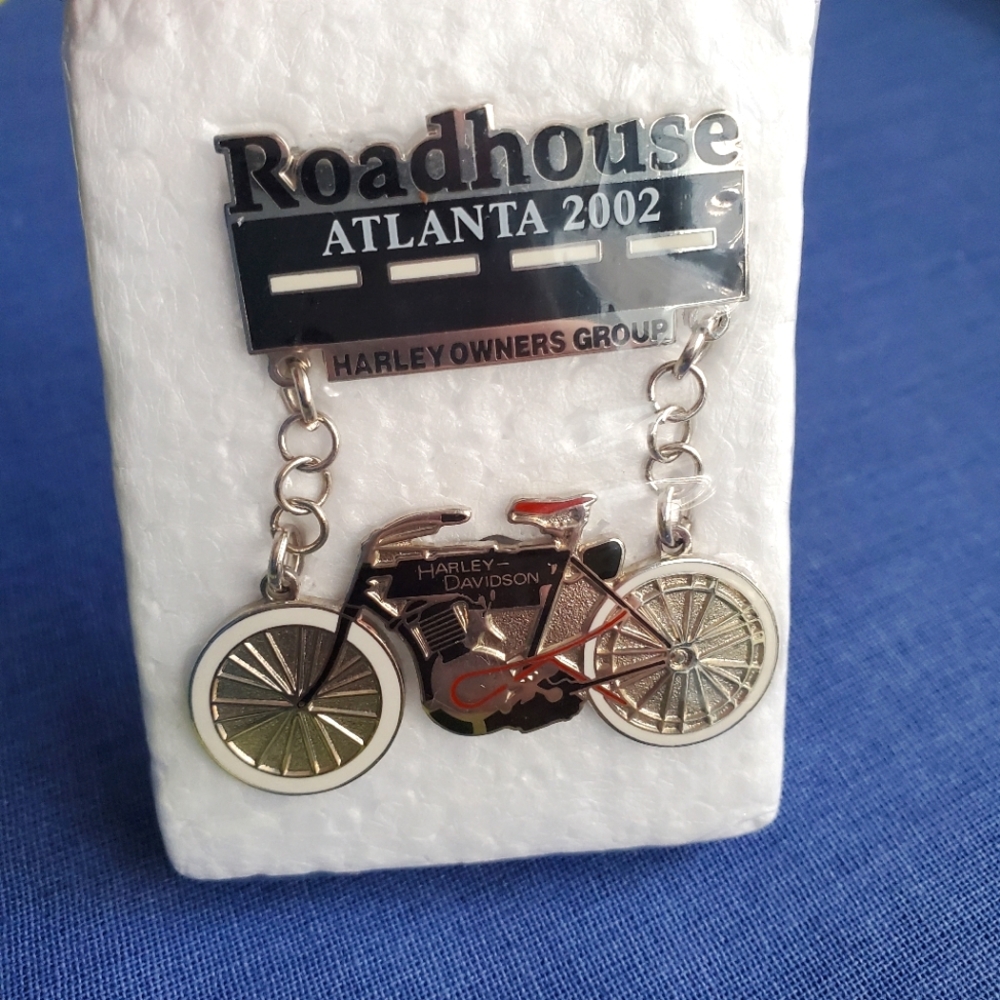 Harley-Davidson Harley Owners Group Roadhouse 2002 Atlanta Vest pin